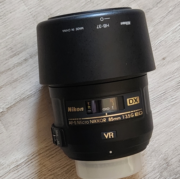 Nikon AF-S DX Micro NIKKOR 85mm F3.5G ED VR